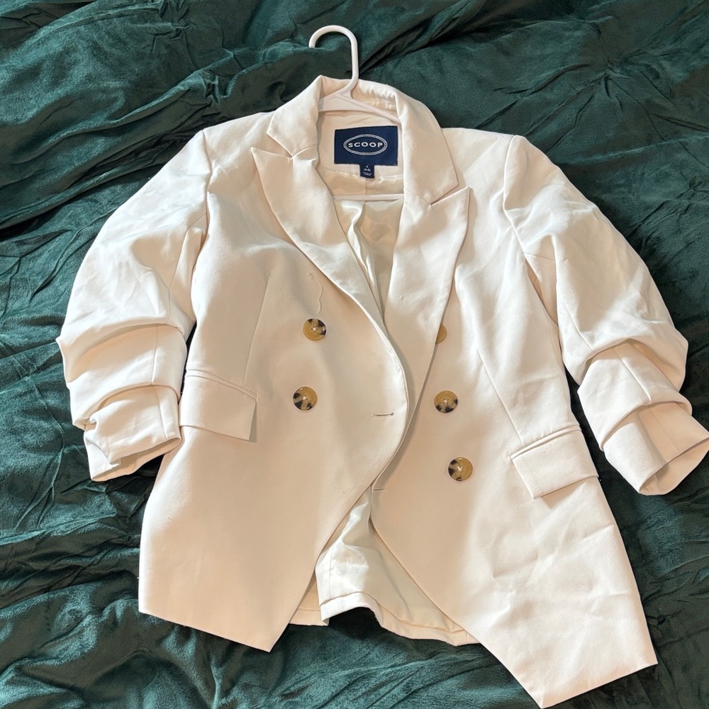 Scoop Women's Cream Blazer
